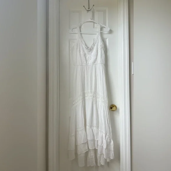 Women’s White Sleeveless Lace-Trim Maxi Dress - Picture 2 of 5